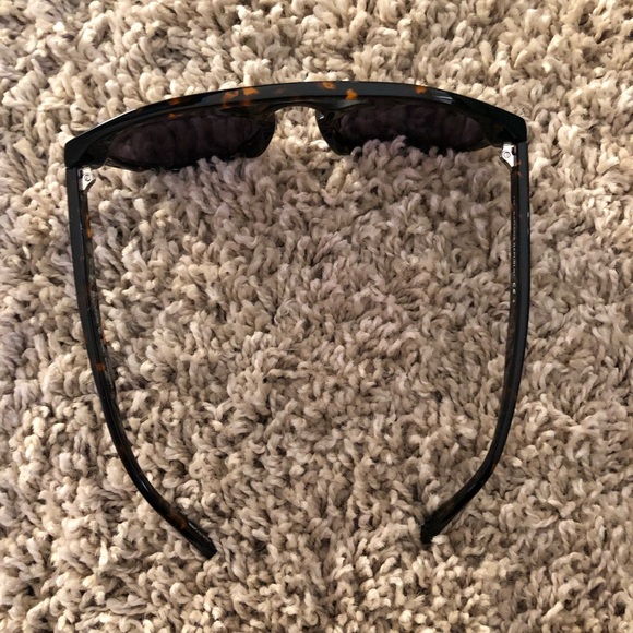 Sunglasses - Picture 2 of 3